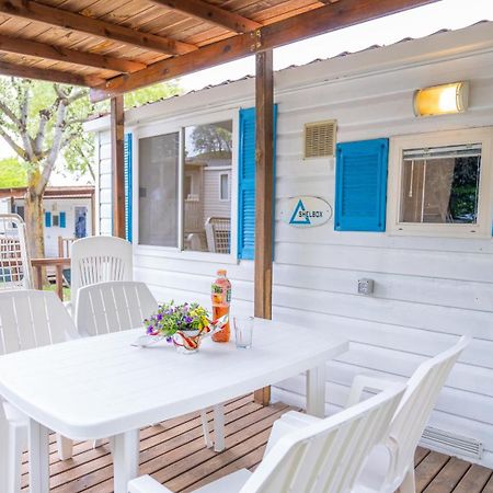 Happy Camp Mobile Homes In Camping Villaggio Lamaforca Каровиньо Екстериор снимка