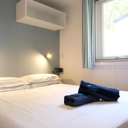 Happy Camp Mobile Homes In Camping Villaggio Lamaforca Каровиньо Екстериор снимка