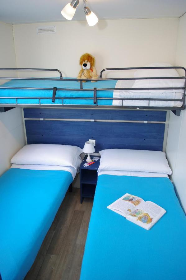 Happy Camp Mobile Homes In Camping Villaggio Lamaforca Каровиньо Екстериор снимка